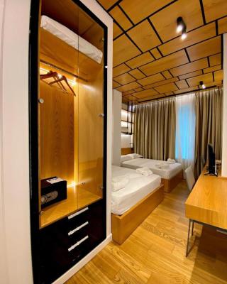 Crown Boutique Hotel