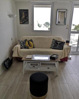 Studio cabine face piscine