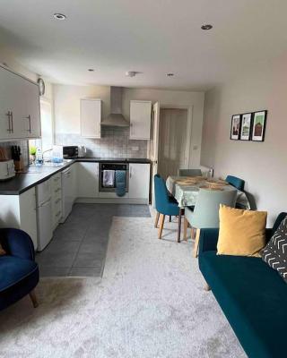 Town centre apartment with parking