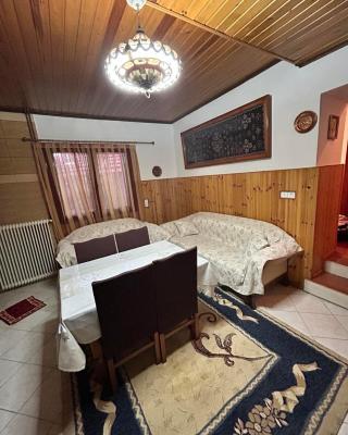 Anilio House