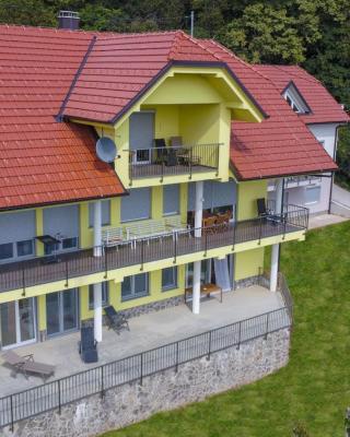 Yellow House Grabrovec