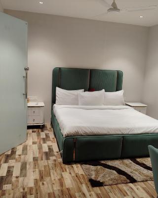 Rivaz Hotel And Restaurant