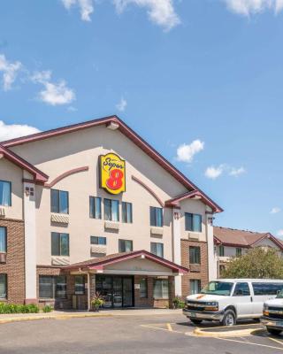 Super 8 by Wyndham Bloomington/Airport