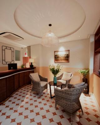 Au Lac Boutique Hotel