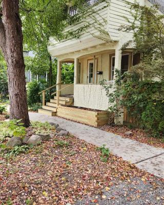 Cozy 3 Bedroom House in Downtown Ithaca
