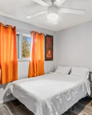 Simple And Orange Deluxe