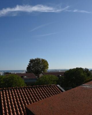 M328 - Marcelli, bilocale con vista mare
