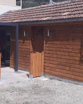 Paquito, mini maison 1 chambre avec terrasse et parking