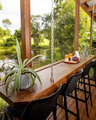 Guest Suite with Fireplace & Pond, close to Noosa & Eumundi
