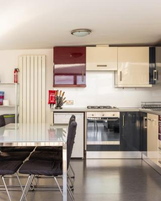 GuestReady - Modern home near Craigmillar area