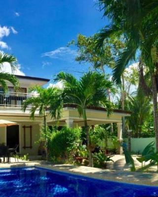 Avila's Hostel Moalboal near Beach