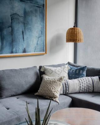 2BR Designer's Pad Private Pool Closest to Beach