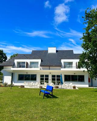 Hôtel La Pierre Bleue