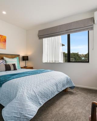 Auckland ONE Tree Hill Coby Suit