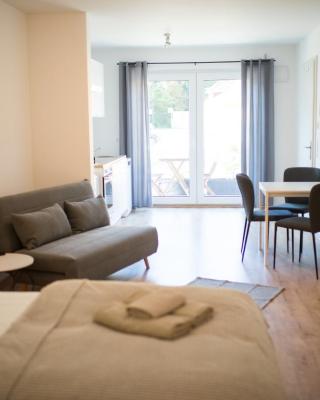 HUGOS Studio Apartment