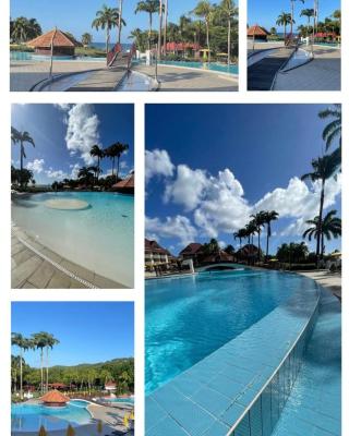 Couleur caraïbes-Ti créole appartement pierre et vacances accès plage et piscine