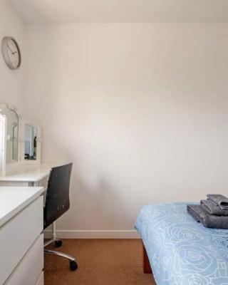 LITTLE FRANCE House room2
