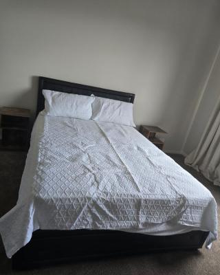 12 En-suite Bedrooms in Cardigan - 15km from Ballarat Central along Avenue of Honour