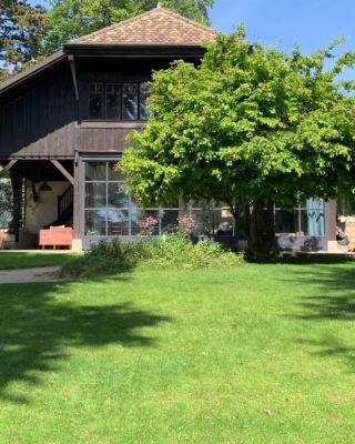 'Le Petit Clos Suites'- Charming Getaway on Leman Lake