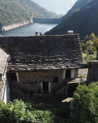 Casa Bruja Tradizionale Rustico Ticinese