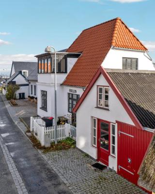 1 Bedroom Cozy Apartment In Gilleleje