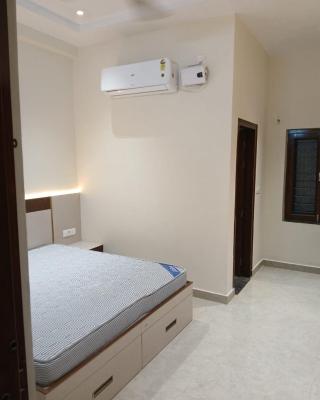 Hotel Jaipur In, Jatipura Parikrama Marg Near Mukharvind Temple