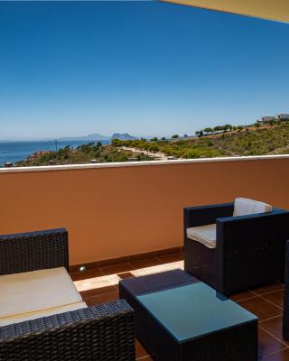 2055-Superb 2bedrooms apt, Gibraltar and sea view