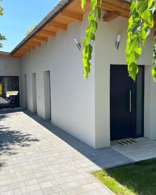 Tallian Lodge