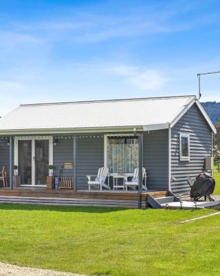 Wakefields - an enchanting mountain view cottage