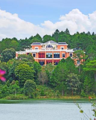 Dalat Edensee Lake Resort & Spa