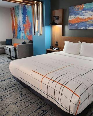 La Quinta Inn & Suites by Wyndham Austin South