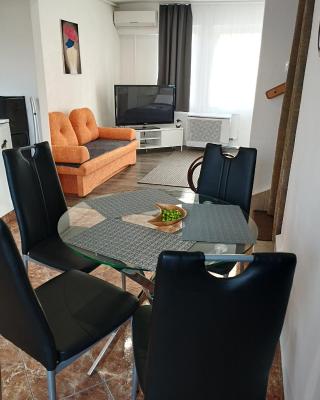 Vár-Lak Apartman