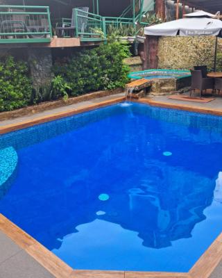 MB's Garden Inn