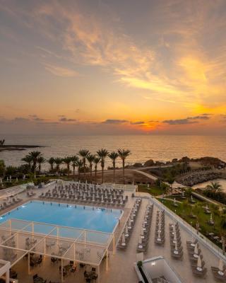 Queens Bay Hotel