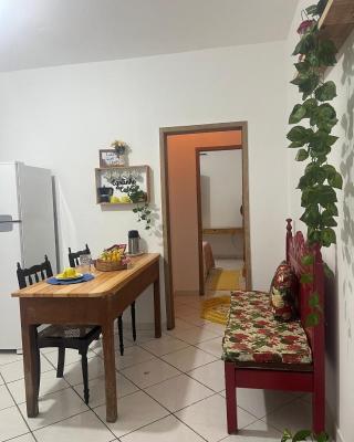 Casinha a 100 metros da praia