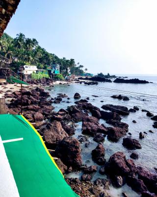 SUNNY CLIFF BEACH Stay