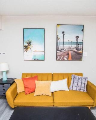806 Oasis at Ave U! 1Bedroom and 1Bath