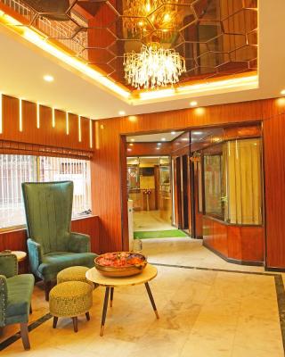 Hotel Samrat near Victoria Memorial !! Couple Friendly Hotel !!