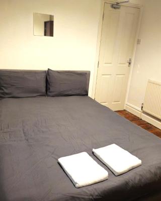 Adorable Room By Gloucester Road