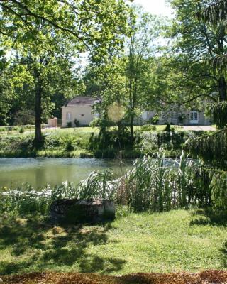 Manoir De Montflambert