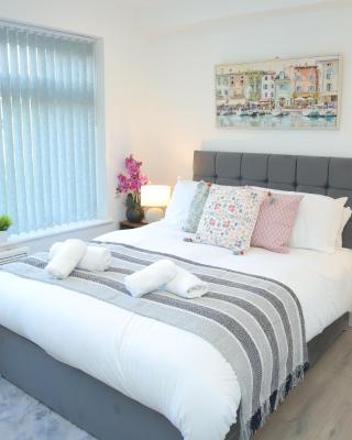 Private Ensuite 4 min drive to Luton Airport