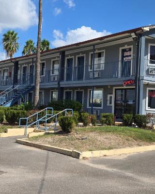 Deluxe Inn Airport