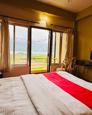 Hotel August International