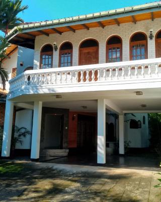 Ceylon Travel and Stay Lodge