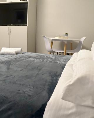 Arni's Apartments