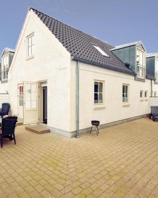 Three-Bedroom Holiday Home In Blavand