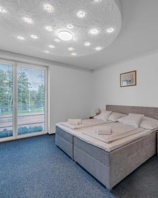Raketa Residence, restaurant & hotel