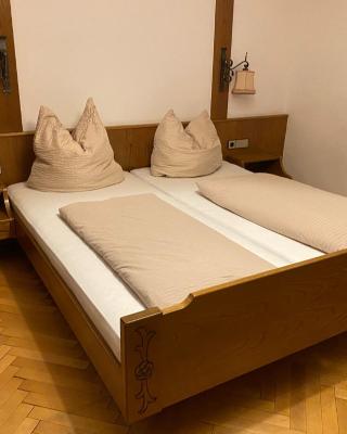 Restaurant Pizzeria & Fremdenzimmer Laquila zum Adler