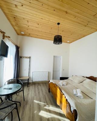 Mamuka Chartolani Guesthouse