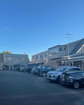 Howard's Mountain Lodge